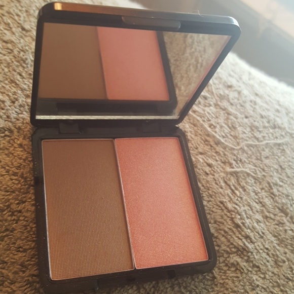 YBF-GOLDEN GLEAM BRONZER & BABY PINK BLUSH - GREAT DUO - Picture 1 of 4